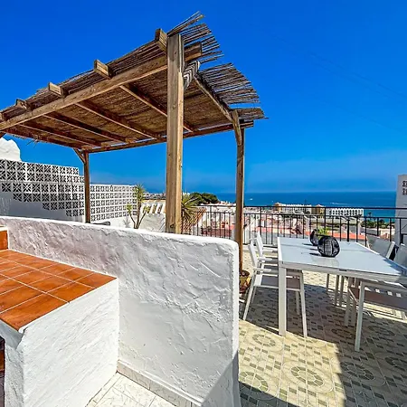 A2407 Charming Townhouse With Sea Views And Pool *
