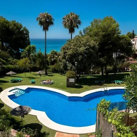 A2407 Charming Townhouse With Sea Views And Pool